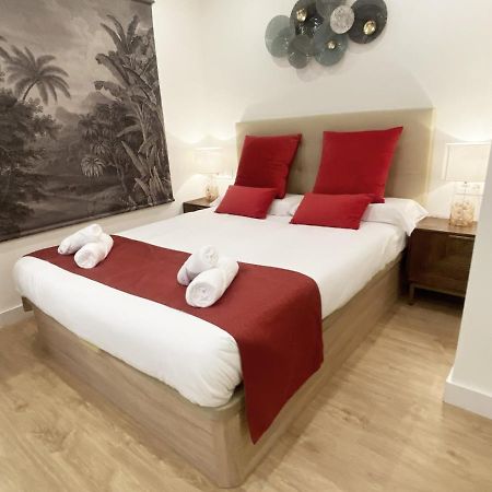 Miramar Luxurious Flat, 3 Double Rooms, Free Parking, Terrace, Completely New San Sebastian Bagian luar foto
