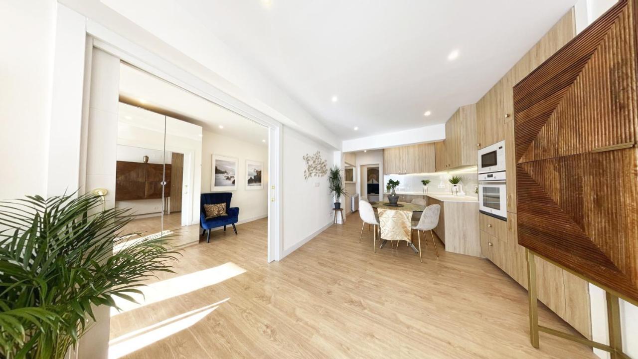 Miramar Luxurious Flat, 3 Double Rooms, Free Parking, Terrace, Completely New San Sebastian Bagian luar foto
