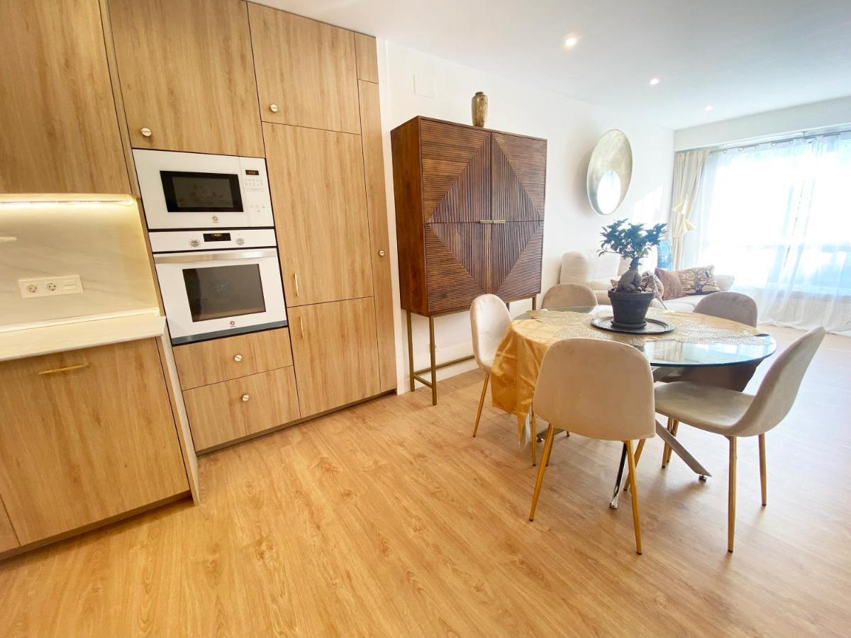Miramar Luxurious Flat, 3 Double Rooms, Free Parking, Terrace, Completely New San Sebastian Bagian luar foto