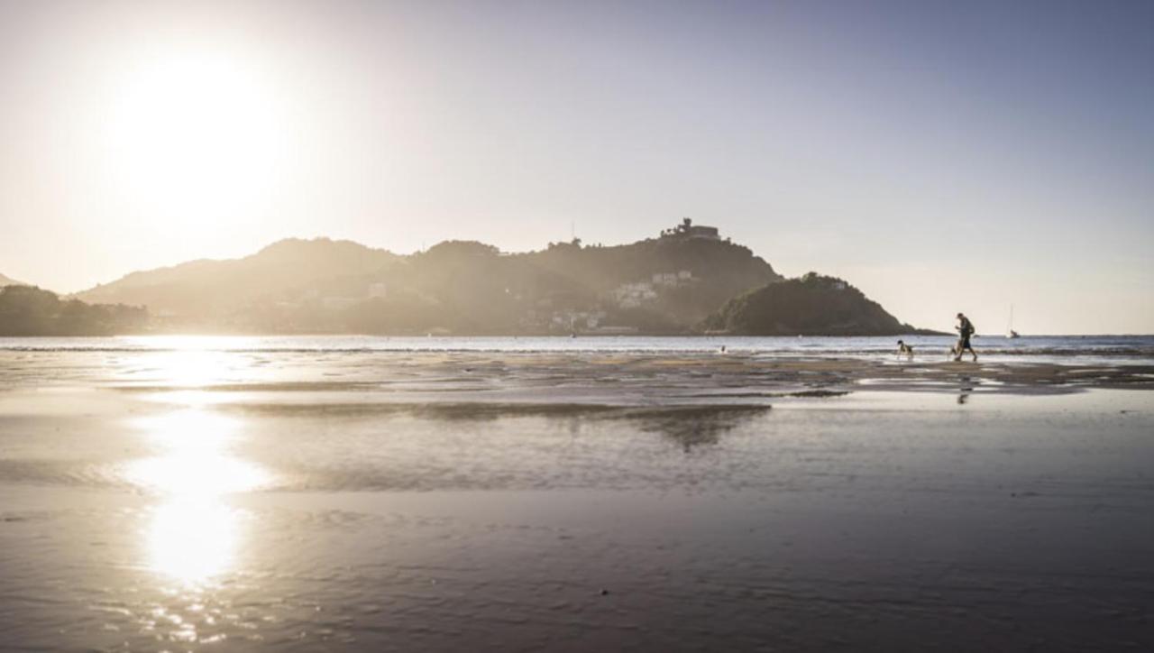 Miramar Luxurious Flat, 3 Double Rooms, Free Parking, Terrace, Completely New San Sebastian Bagian luar foto