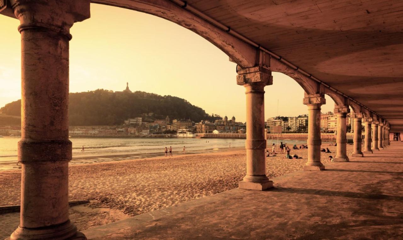 Miramar Luxurious Flat, 3 Double Rooms, Free Parking, Terrace, Completely New San Sebastian Bagian luar foto