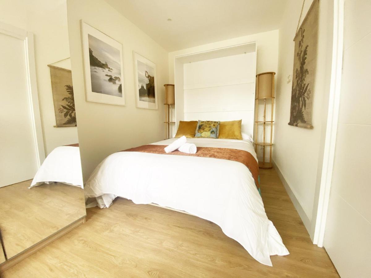 Miramar Luxurious Flat, 3 Double Rooms, Free Parking, Terrace, Completely New San Sebastian Bagian luar foto