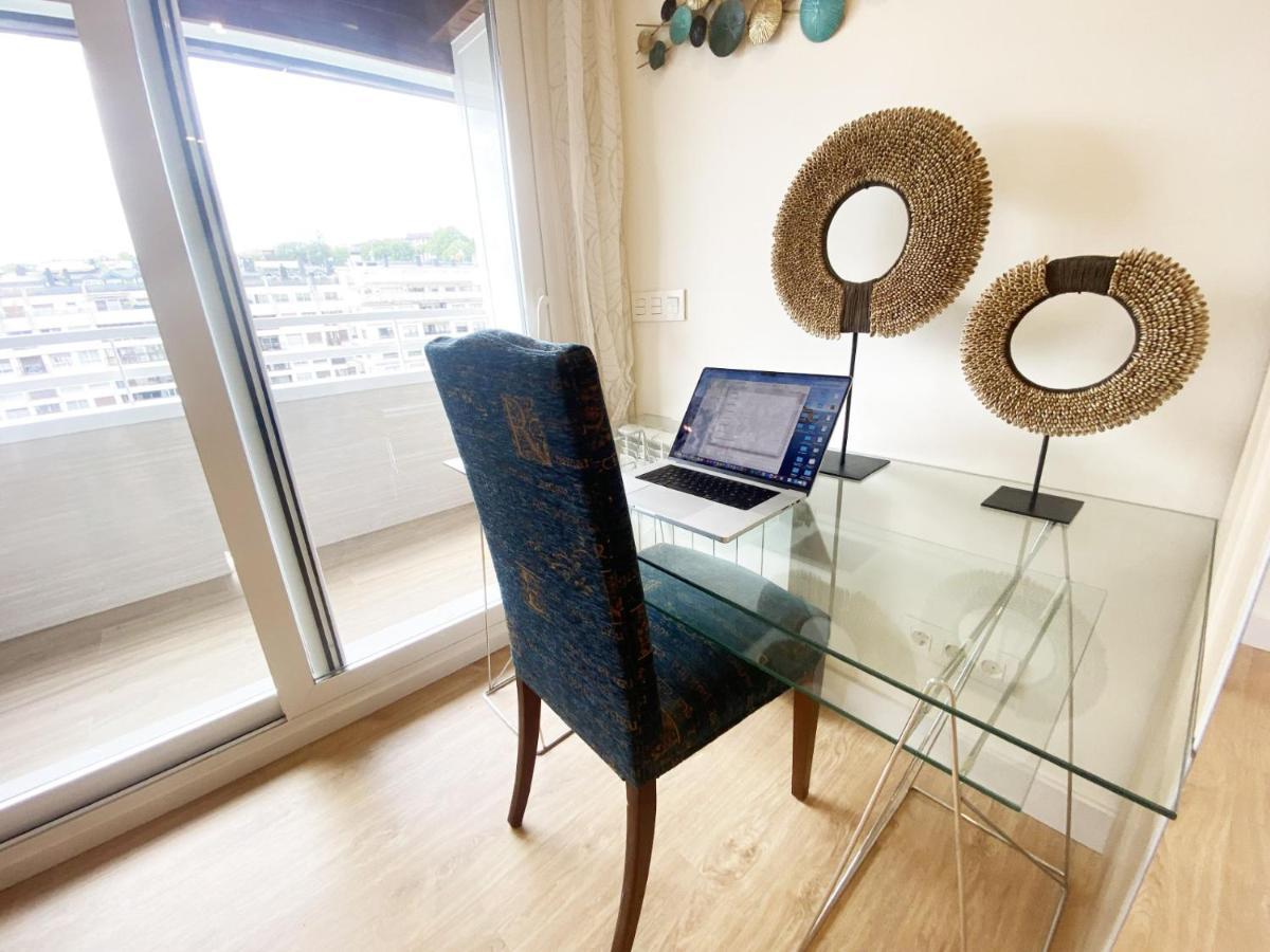 Miramar Luxurious Flat, 3 Double Rooms, Free Parking, Terrace, Completely New San Sebastian Bagian luar foto